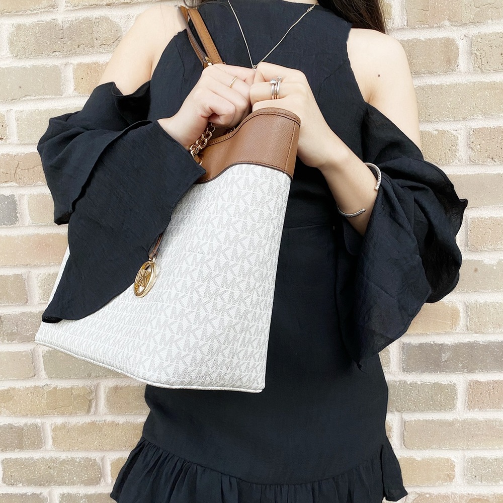 Michael Kors Large Tote Vanilla - Picture 3 of 3